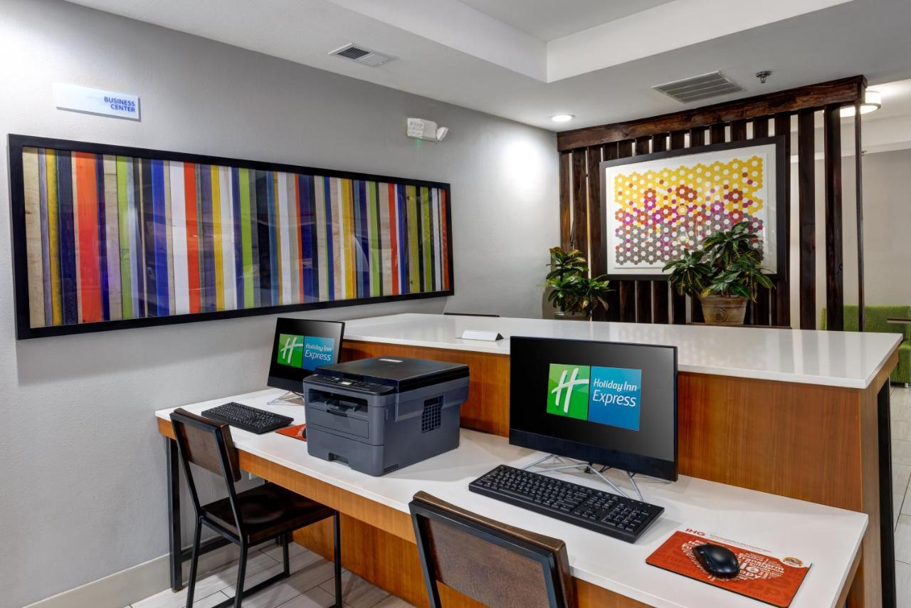 Holiday Inn Express Hotel & Suites Shelbyville By Ihg Ngoại thất bức ảnh