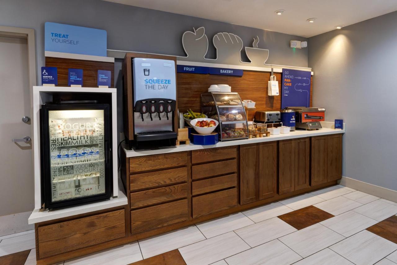 Holiday Inn Express Hotel & Suites Shelbyville By Ihg Ngoại thất bức ảnh