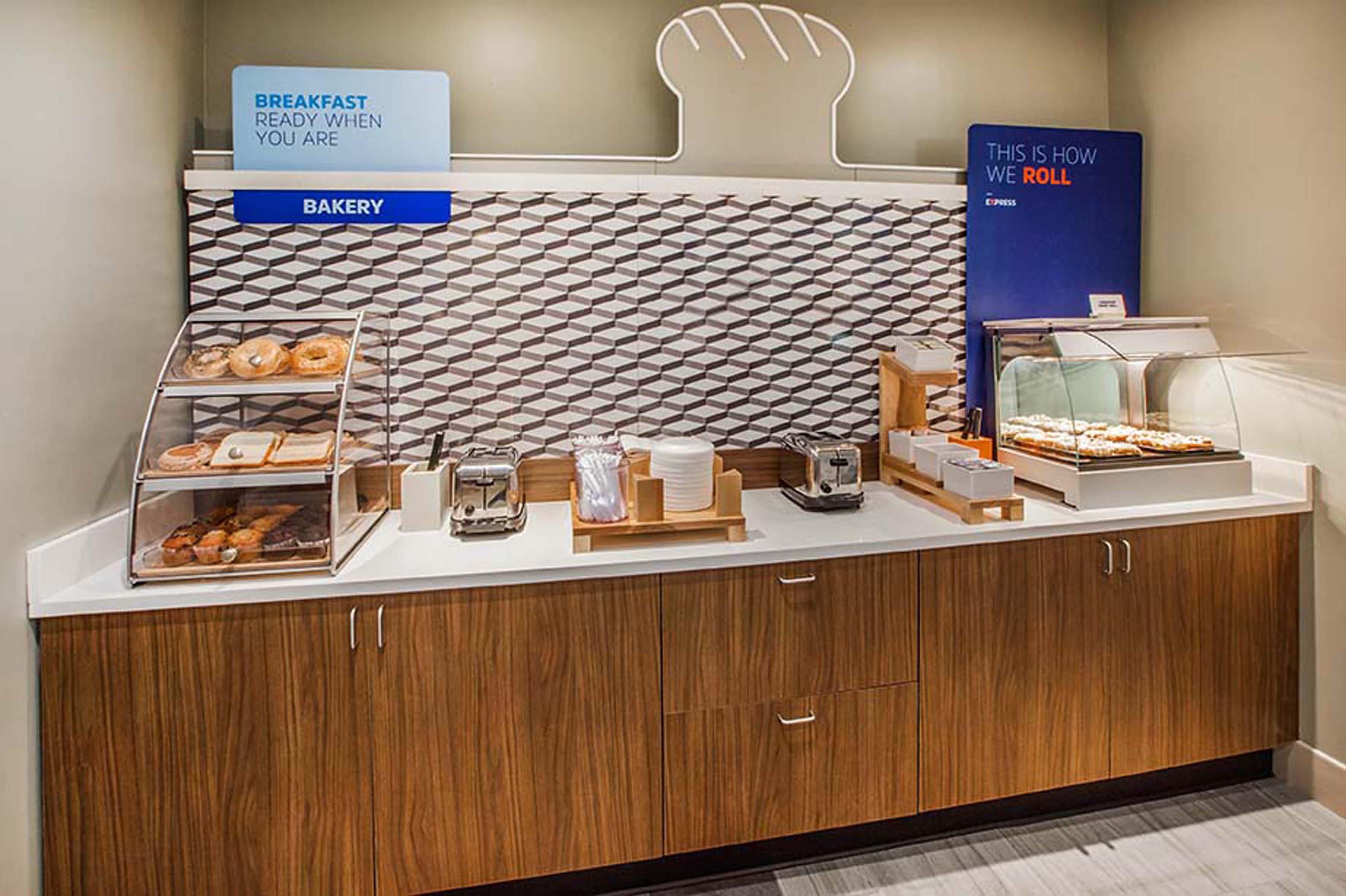 Holiday Inn Express Hotel & Suites Shelbyville By Ihg Ngoại thất bức ảnh