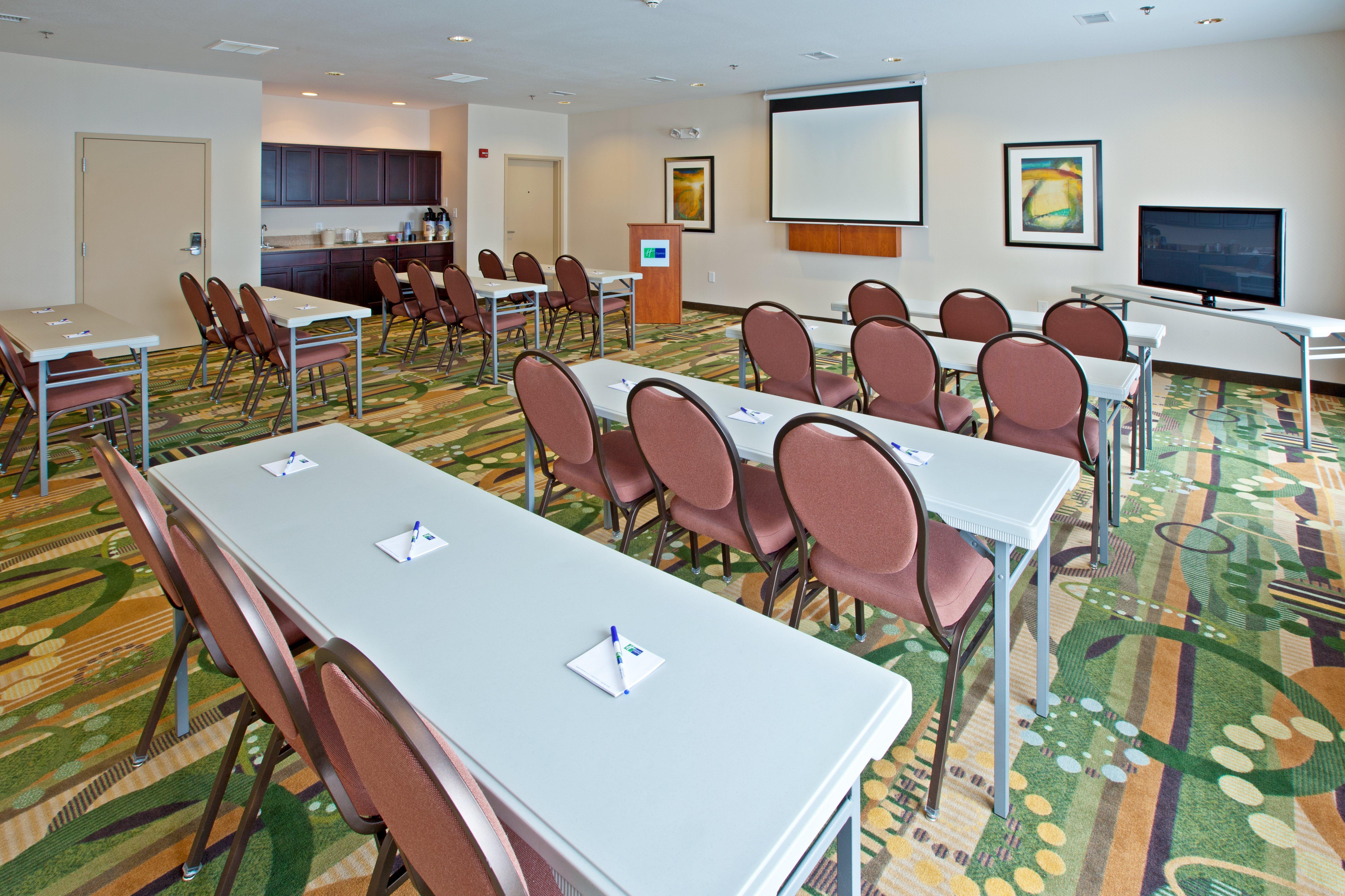 Holiday Inn Express Hotel & Suites Shelbyville By Ihg Ngoại thất bức ảnh